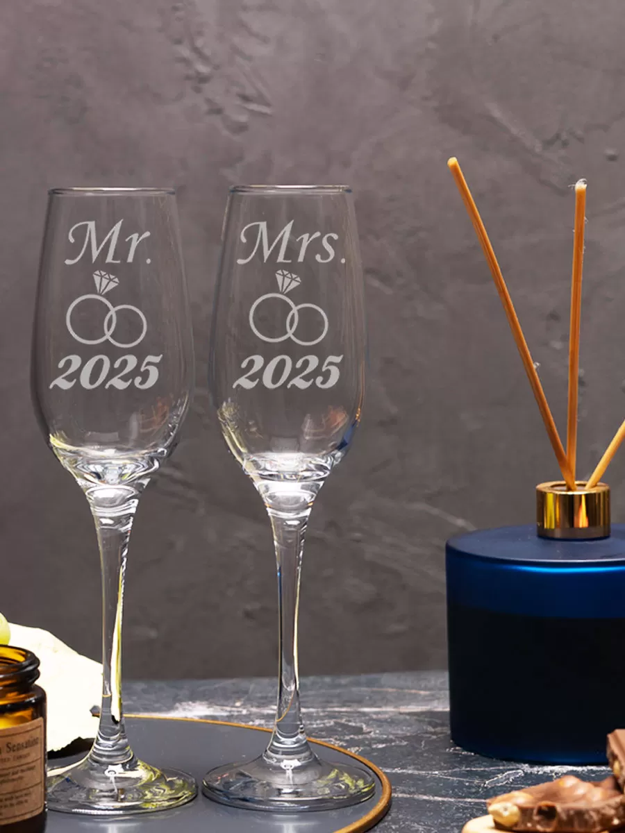 Свадебные бокалы под шампанское с гравировкой Mr Mrs 2025 — изображение 3